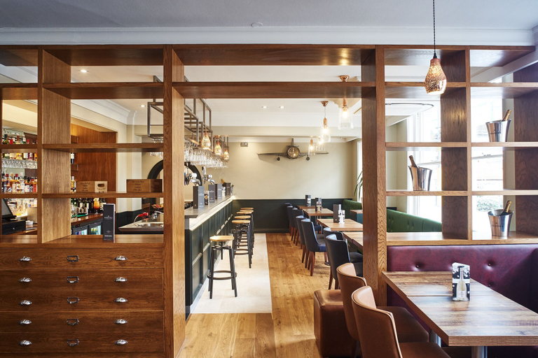 Food & Drinks 5, The Chequers Hotel, West Berkshire