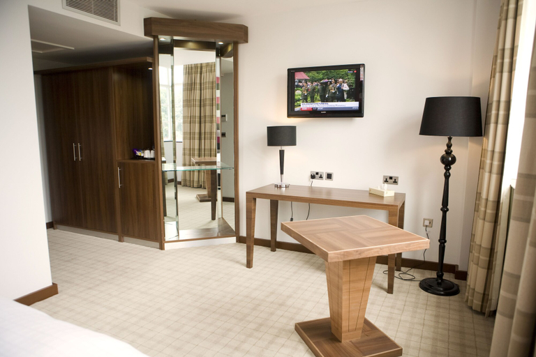 Bathroom 4, The Earl of Doncaster Hotel, Doncaster