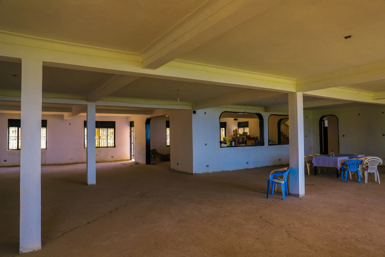 Others 5, The White House, Buikwe