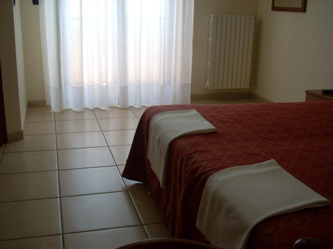 Bedroom 3, Hotel Margherita, Foggia