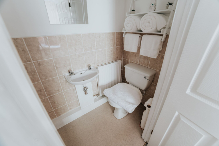 Bathroom 4, Wyevalleycatering@GL16, Gloucestershire