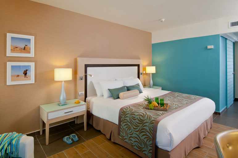 Bedroom 2, Herods Dead Sea