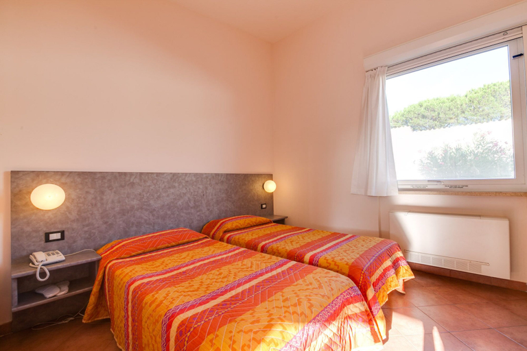 Bedroom 5, Autohotel, Rome