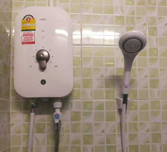 Bathroom 3, The Backpacker Station, Pak Kret