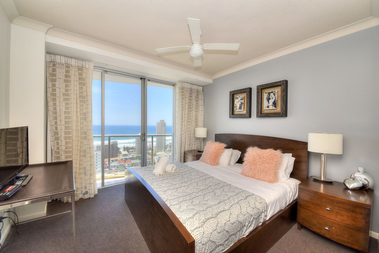 Deluxe Chevron Renaissance, Gold Coast
