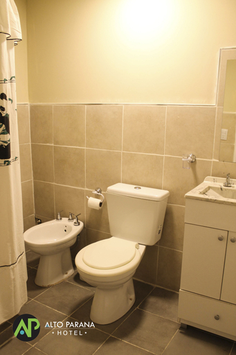 Bathroom 5, Alto Parana Hotel, Capital