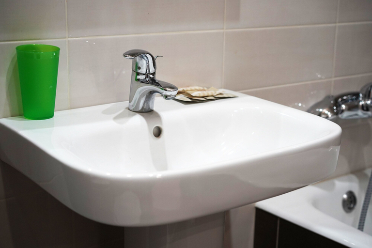 Bathroom 3, Vverh Guesthouse, Sochi gorsovet