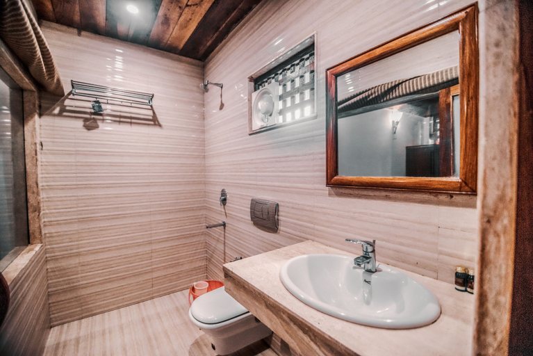 Bathroom 4, Silver Sand Sea Princess Beach Resort, South Andaman
