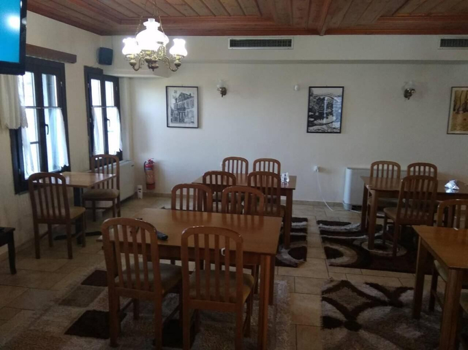 Food & Drinks 4, Balkoni Zagoriou, Epirus