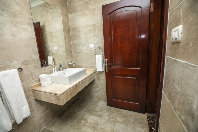 Bathroom 3, Aifu Resort, Al-Muntazah