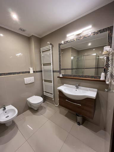 Bathroom 4, Hit Hotel, Warsaw