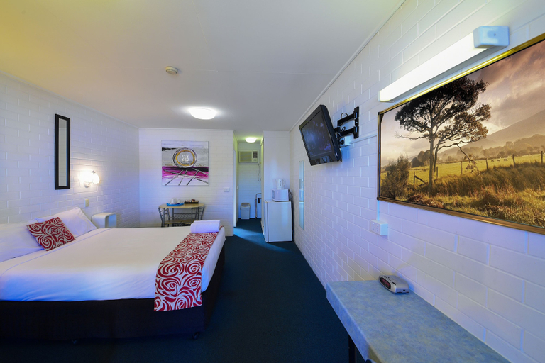 Bedroom 3, Aspley Motor Inn, Aspley