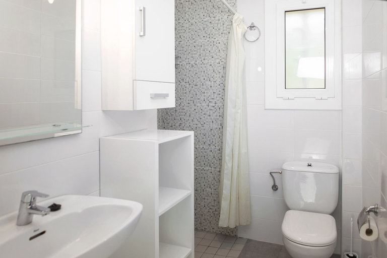Bathroom 4, RVApartaments Benelux, Girona