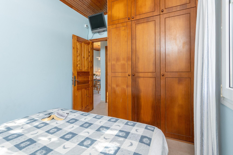 Bedroom 4, Limani Walk to Beach Sea Views A C Car Not Required - 303, Ionian Islands