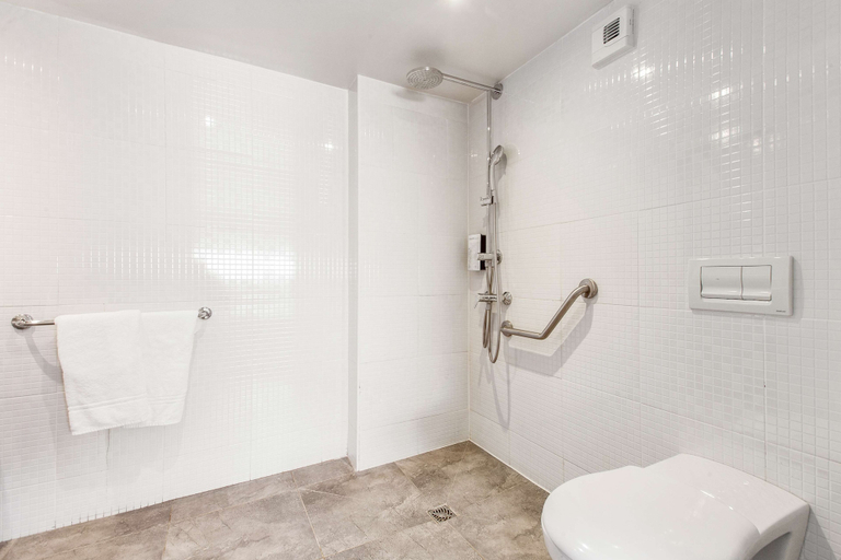 Bathroom 4, Hotel Campanile Villepinte - Parc des Expositions, Seine-Saint-Denis