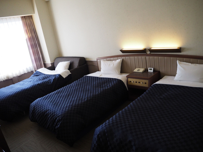 Bedroom 4, Miyajima Coral Hotel, Hatsukaichi
