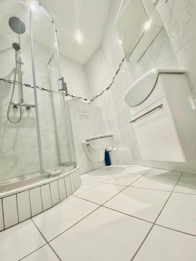 Bathroom 5, Reims Sherpa Guest House, Marne
