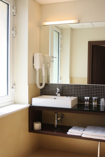 Bathroom 3, Mercure Warszawa Airport, Warsaw