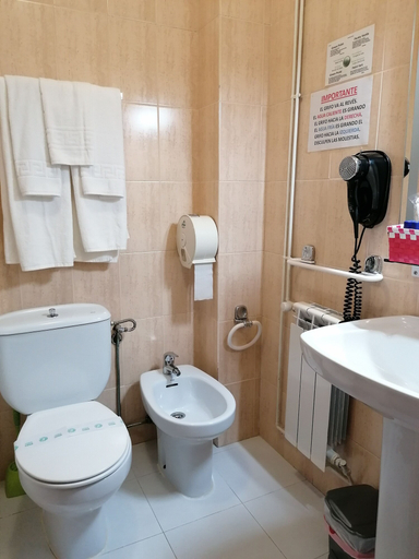 Bathroom 4, Hostal Adelia, A Coruña