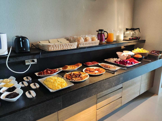 Food & Drinks 5, Silimu Hostel, Yilan
