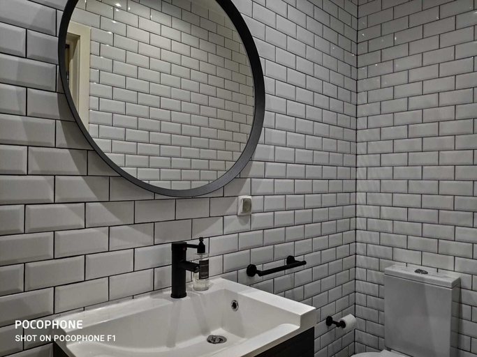 Bathroom 2, Lisbon Deluxe City Center Flat, Lisbon