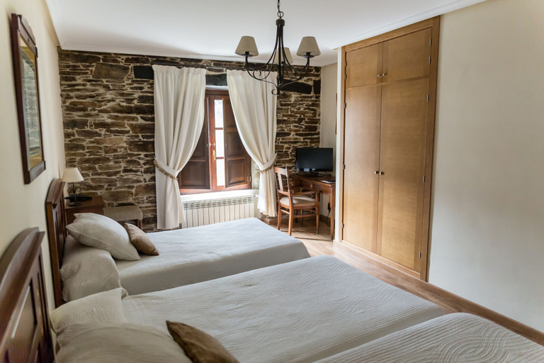 Bedroom 3, Hotel Ambasmestas, León