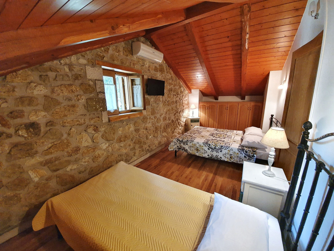 Bedroom 2, Villa Kalata, Ionian Islands