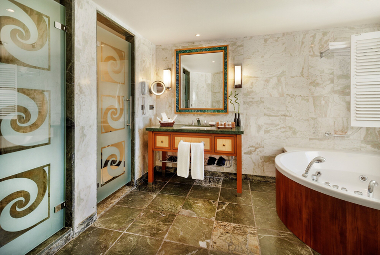 Bathroom 4, Kempinski Hotel Barbaros Bay, Bodrum