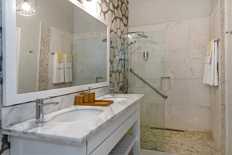 Bathroom 5, Hospitality Expert Eden