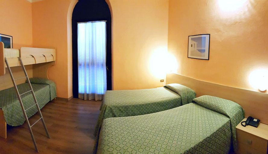 Bedroom 3, Hotel Europa, Milano