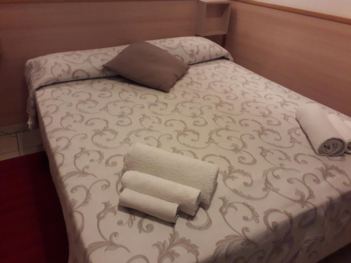 Bedroom 4, Hotel Vittoriano, Torino