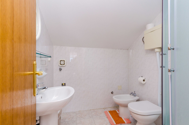 Bathroom 3, Apartments Mali Paradiso, Župa Dubrovačka