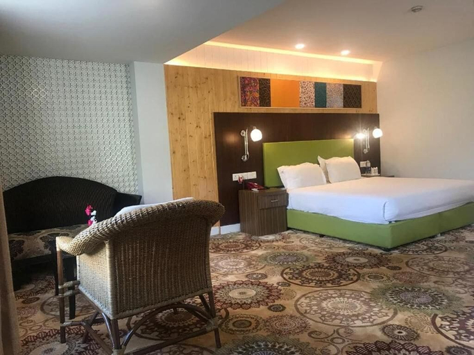 Bedroom 3, Country Inn & Suites by Radisson, Sonamarg, Ganderbal