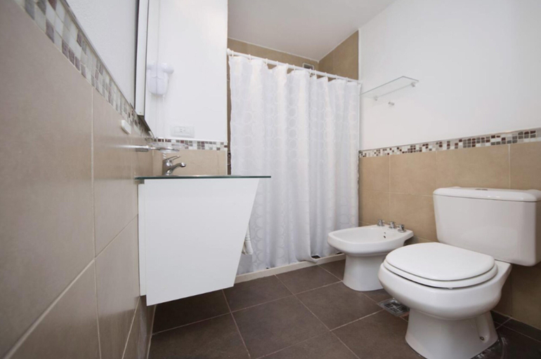 Bathroom, Bvd. Illia Flat XW3, Capital