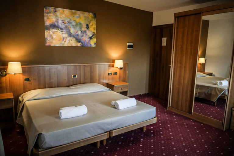 Bedroom 4, Villanova Hotel, Verona