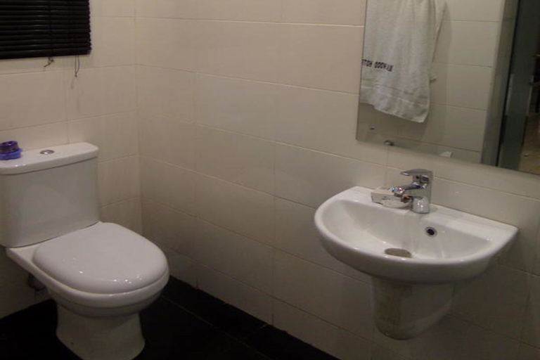 Bathroom 4, Blackwood Hotel, Ikeja