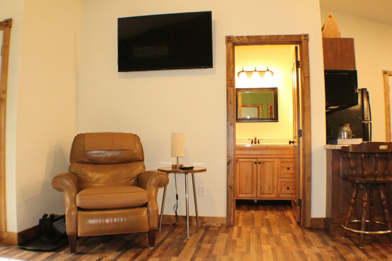 Others 4, Trailhead Suites, Marshall