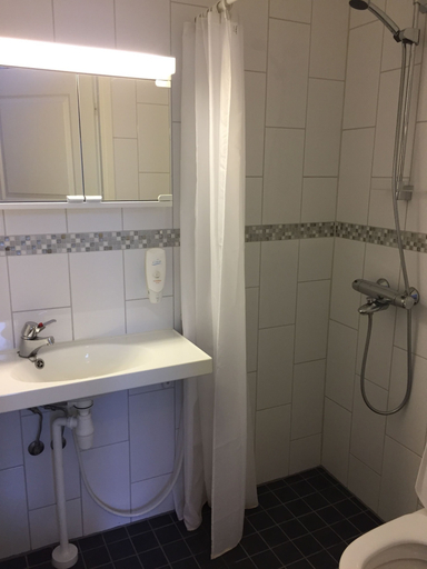 Bathroom 3, Hotelli Iisalmen Seurahuone, North Savonia
