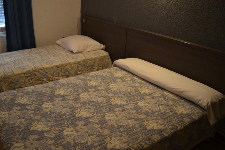 Bedroom 4, L'Hôtel du Port, Aude