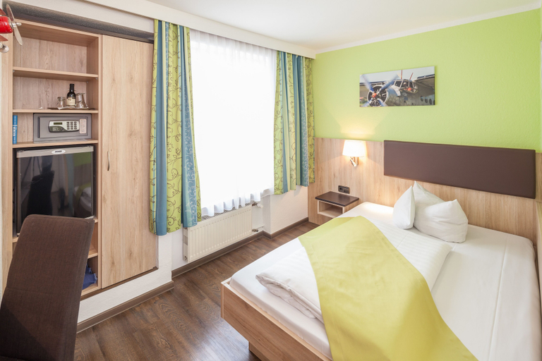 Bedroom 3, Hotel Blauer Karpfen, München