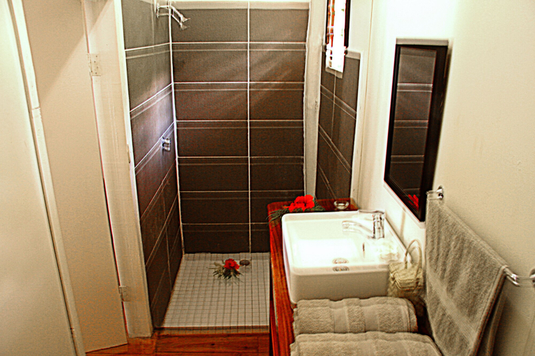 Bathroom 5, Maqai Beach Eco Resort, Cakaudrove