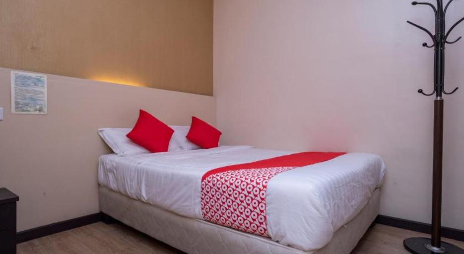 Bedroom 2, D'Pinetrees Hotel, Johor Bahru