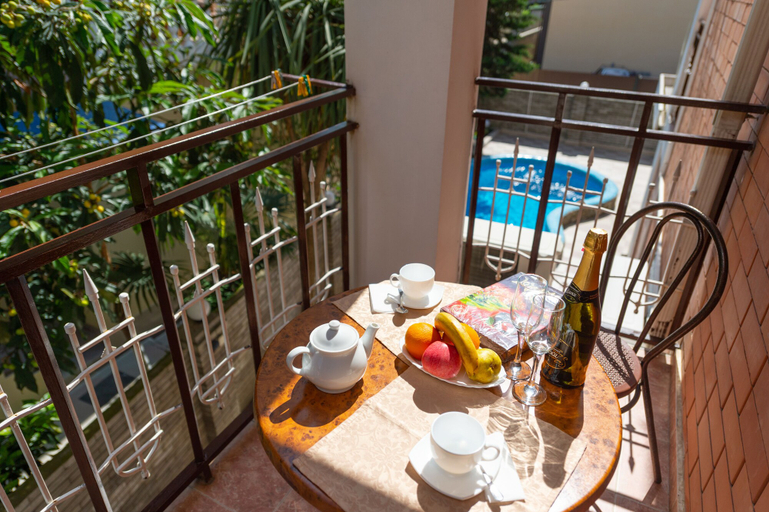 Food & Drinks 5, Hotel Sharm, Sochi gorsovet