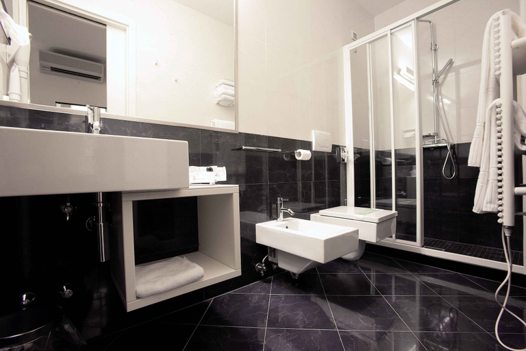 Bathroom 4, Urban Hotel Design, Trieste