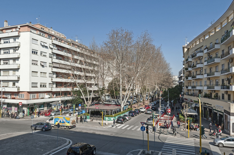 Others 5, De Guestibus, Rome