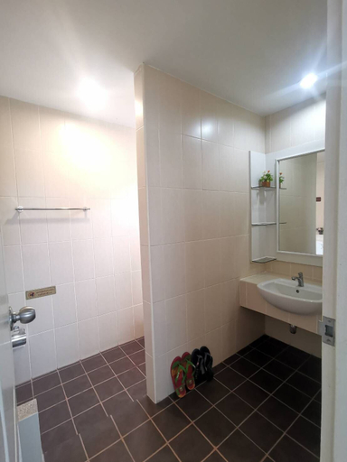 Bathroom 5, Phuket Racha at Kata Homestay, Pulau Phuket
