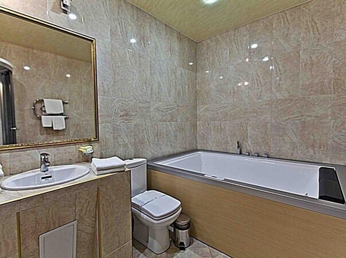 Bathroom 4, Triumph Hotel, Krasnodar gorsovet