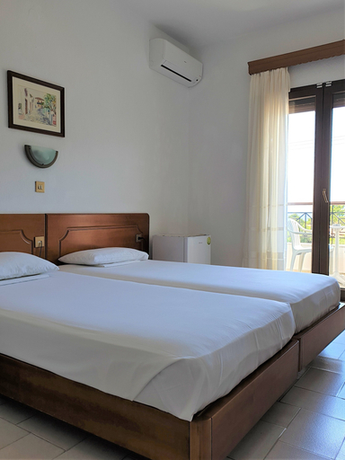 Bedroom 3, Ermioni Hotel, Central Macedonia