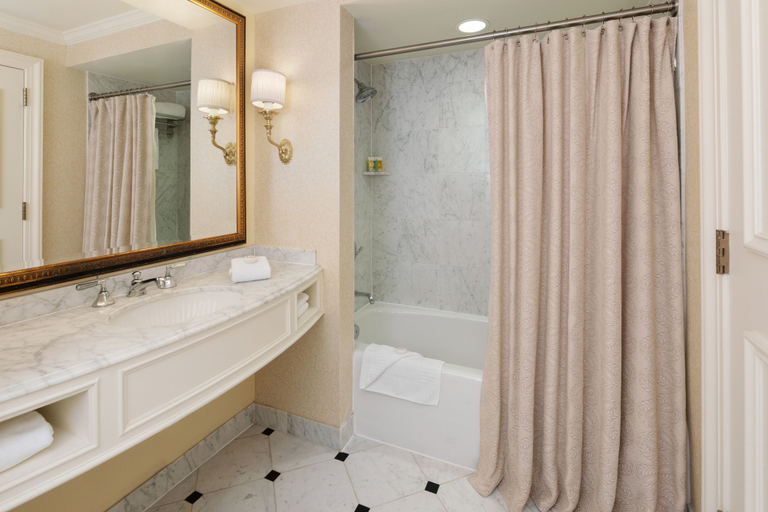 Bathroom 5, Washington Duke Inn & Golf Club, Durham
