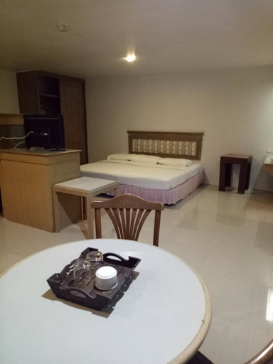 Others 5, Tongpoon Hotel, Pathum Wan